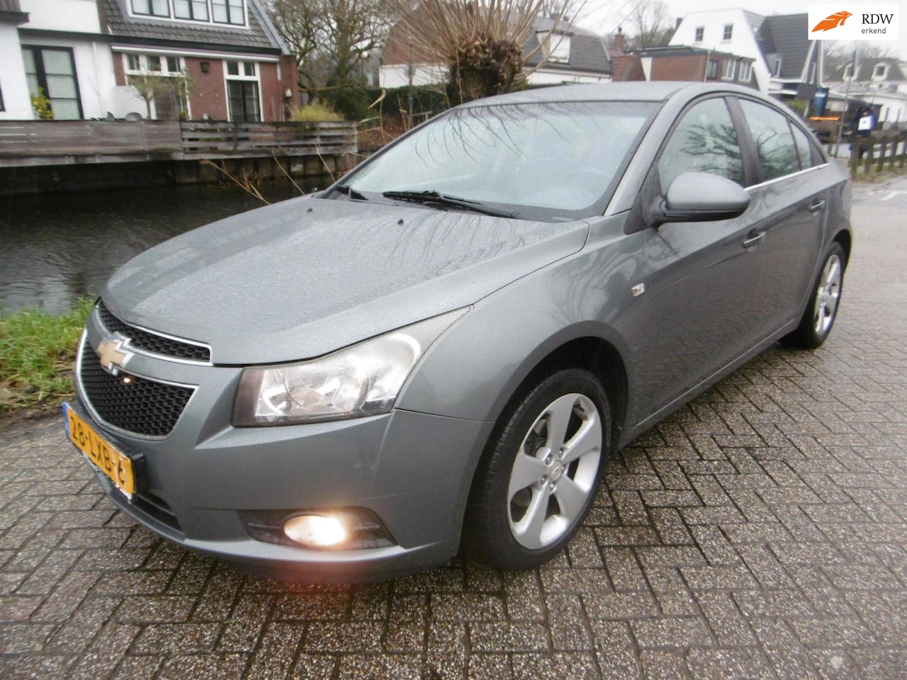 Chevrolet Cruze - 1.8 LT 141pk Clima Cruise Motor heeft koelprobleem - AutoWereld.nl