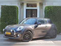 MINI Cooper - 1.5 First Born Edition KEYLESS | NAVI GROOT | LED | HALF LEDER | ORG NL 2E EIGN