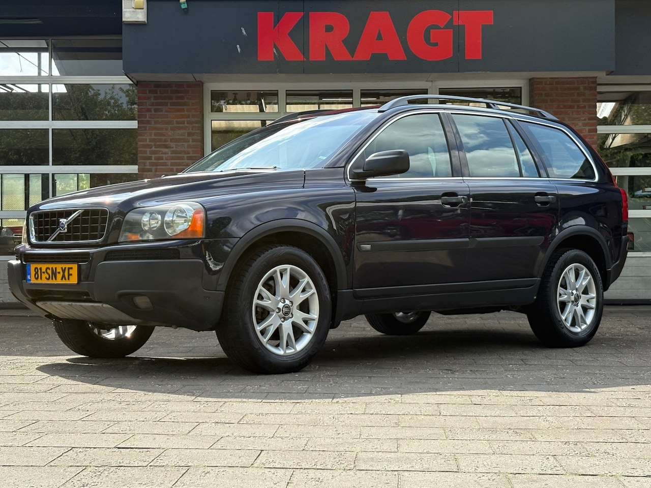 Volvo XC90 - Kinetic 2.5 T 210 pk - AUTOMAAT - 7 persoons - APK 04-2027! - AutoWereld.nl
