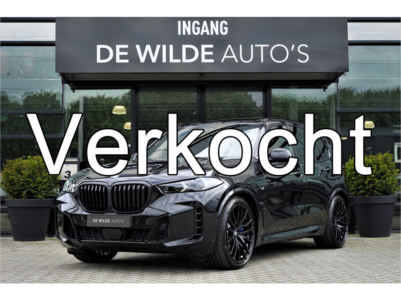 BMW X5 - xDrive50e M-sport M-seats SoftClose 4-wielsturing Pano Trekhaak Stoelventilatie - AutoWereld.nl
