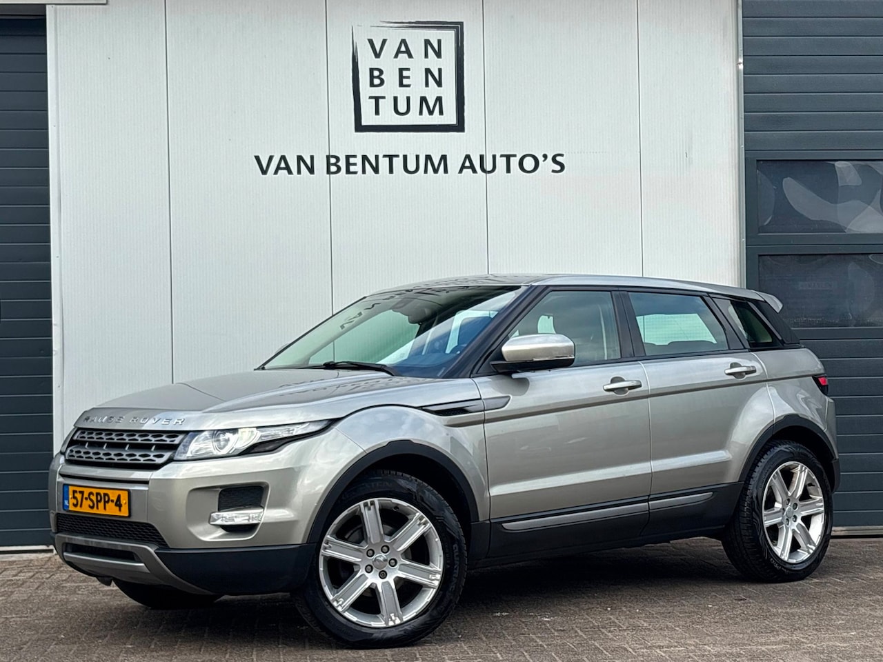 Land Rover Range Rover Evoque - 2.2TD4 150pk 4WD Autom. Navi Leder Clima Cruise - AutoWereld.nl