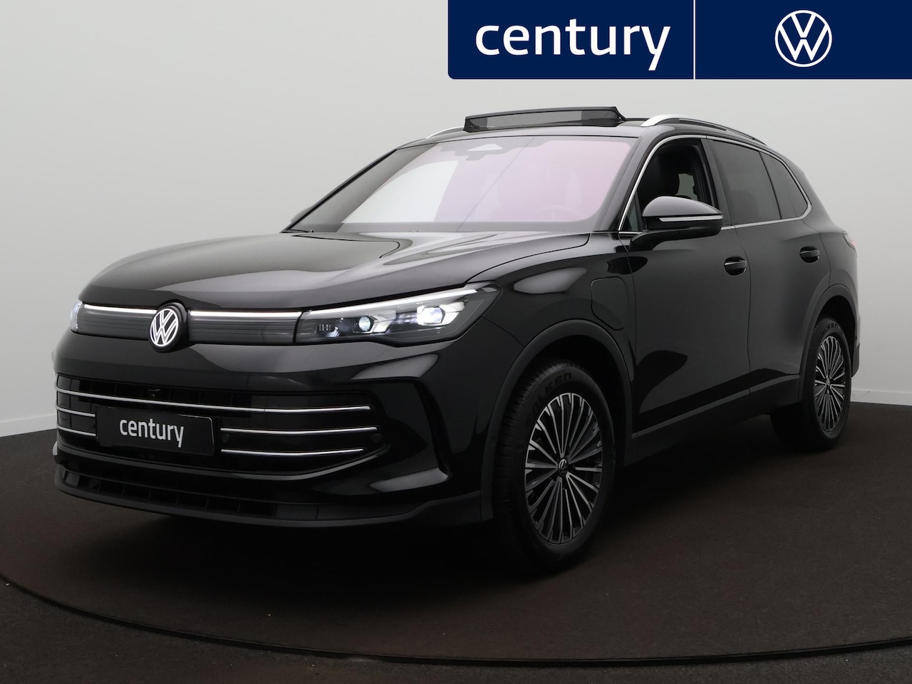 Volkswagen Tiguan - 1.5 eHybrid Elegance Automaat - Panoramaschuif-kanteldak - Leer - Trekhaak - IQ light - 36 - AutoWereld.nl