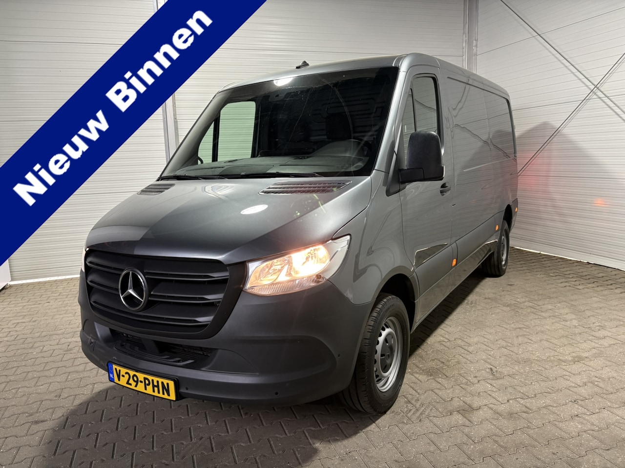 Mercedes-Benz Sprinter - 317 1.9 CDI L2H1 RWD VVB490 Prijs zoals getoond - AutoWereld.nl