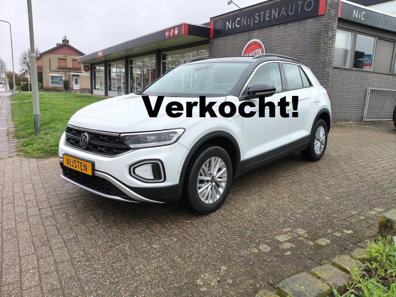 Volkswagen T-Roc - 1.0 TSI Life Navi,ACC,Clima,Keyless,Camera - AutoWereld.nl