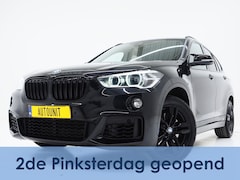 BMW X1 - sDrive20i M Sport Full Black | HUD | Trekhaak | Sfeerlicht | Donkere Hemel | Stoelverwarmi