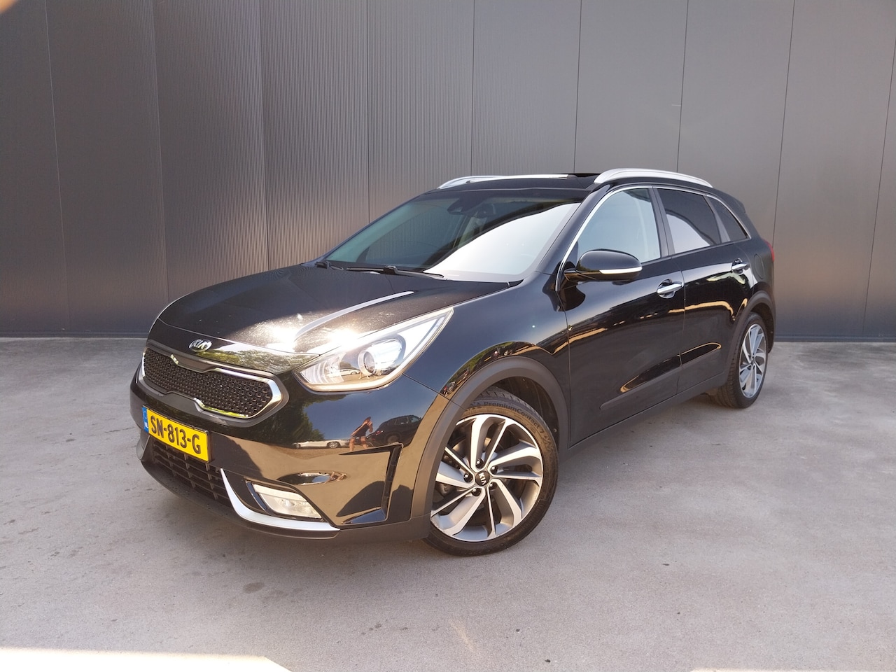 Kia Niro - 1.6 GDi Hybrid First Edition 1e EIGENAAR OPEN DAK CAMERA HALF LEER LED NAVI CRUISE ECC - AutoWereld.nl