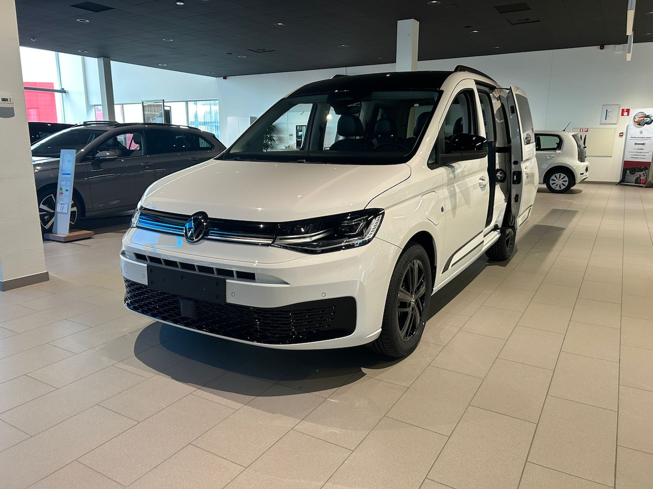 Volkswagen Caddy - Kombi L1H1 1.5TSI PHEV eHybrid 19,7kWh 115PK DSG Limited-Edition / Direct leverbaar - AutoWereld.nl
