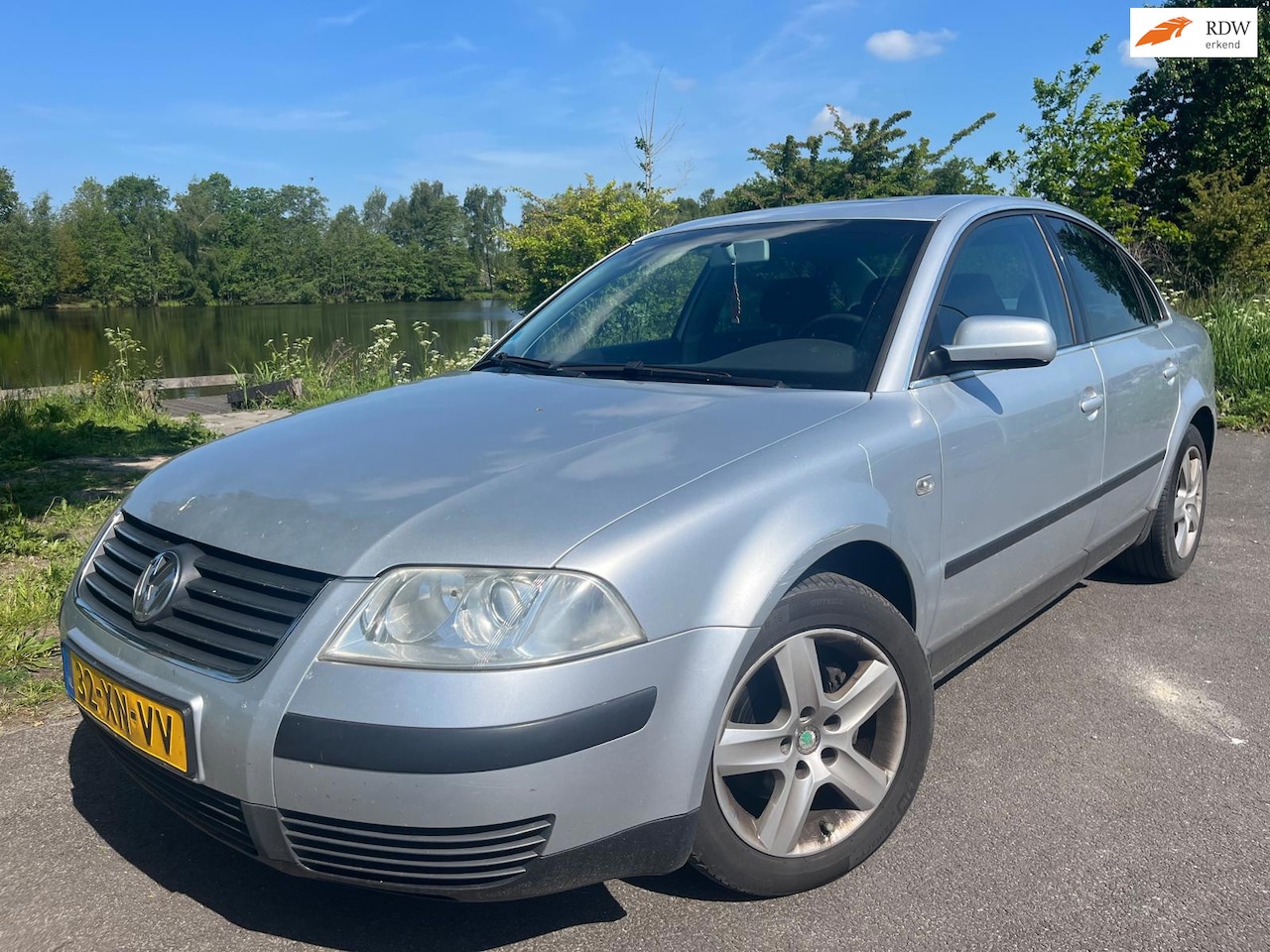 Volkswagen Passat - 2.0 Highline | Clima | Panodak | Trekhaak | APK mei 2027 - AutoWereld.nl