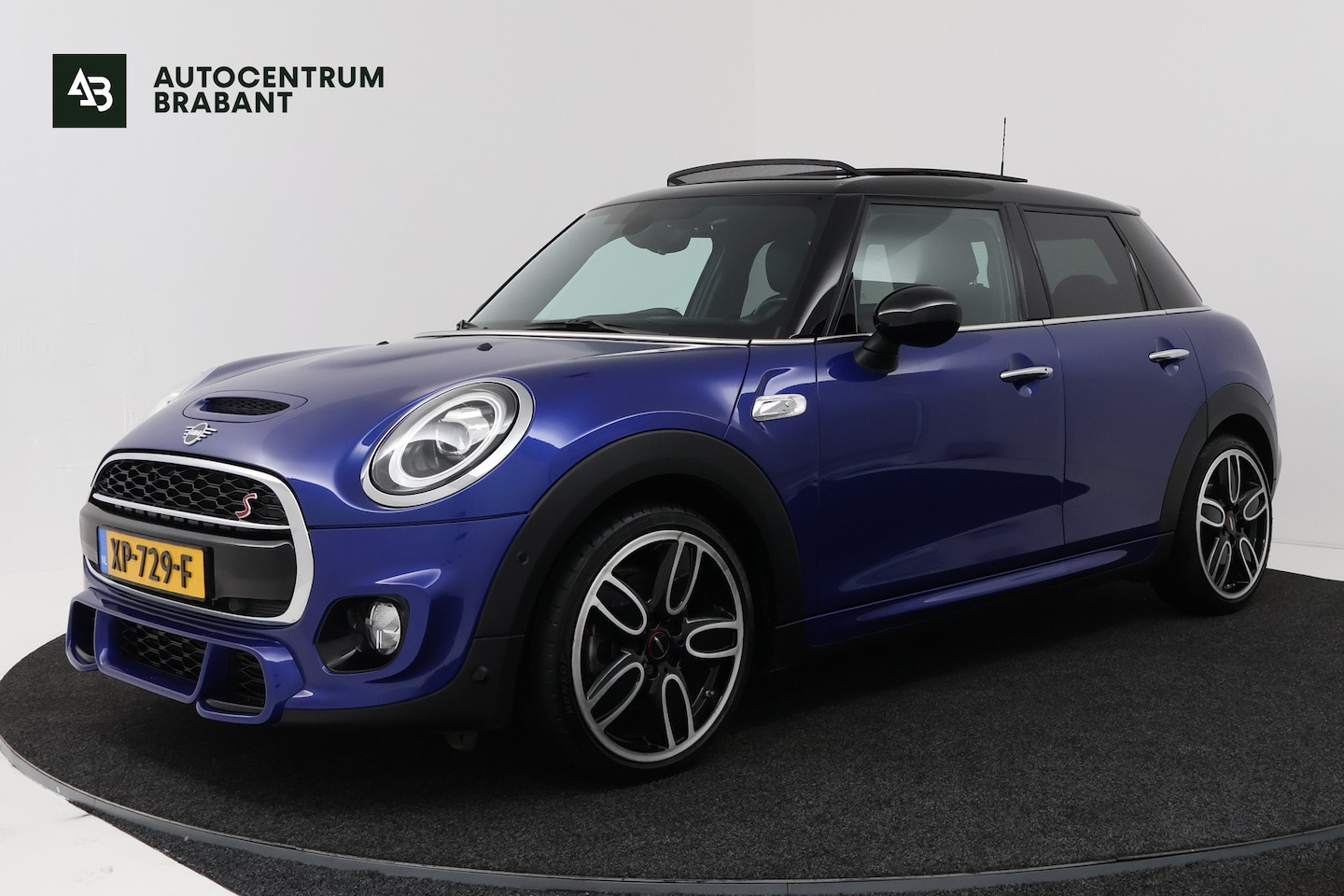 MINI Cooper S - Mini 2.0 Knightsbridge Edition (PANORAMADAK, STOELVERWARMING, LEDER, HEAD-UP, LED, DEALER - AutoWereld.nl