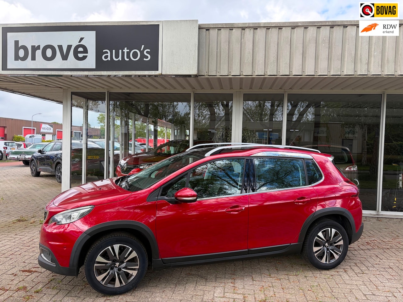 Peugeot 2008 - 1.2 PureTech Allure 1.2 PureTech Allure - AutoWereld.nl