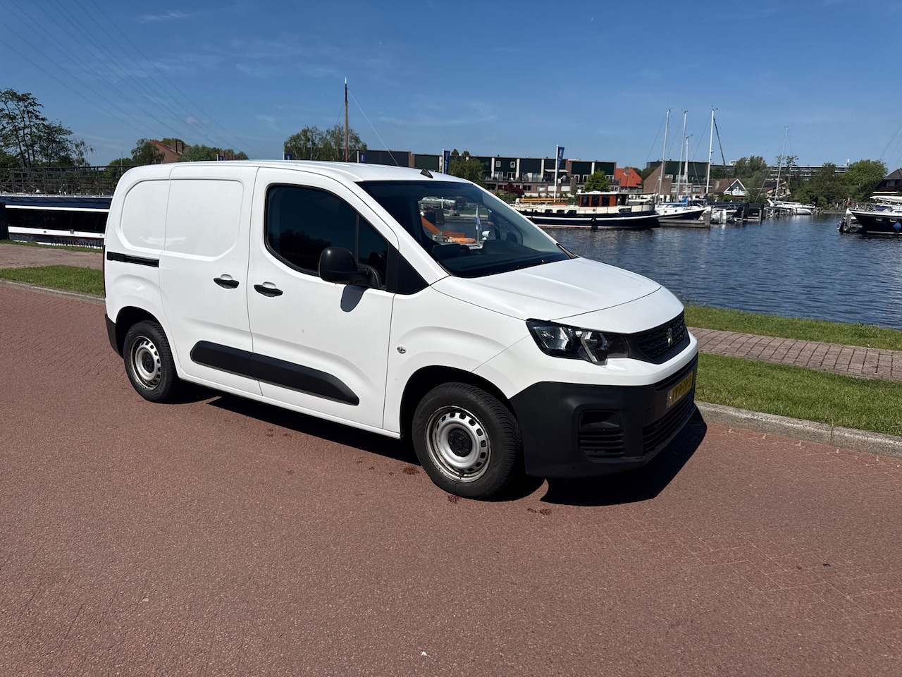 Peugeot Partner - 1.5 BlueHDI Premium 1.5 BlueHDI Premium - AutoWereld.nl