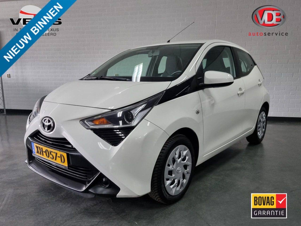 Toyota Aygo - 1.0 VVT-i x-play Automaat - AutoWereld.nl