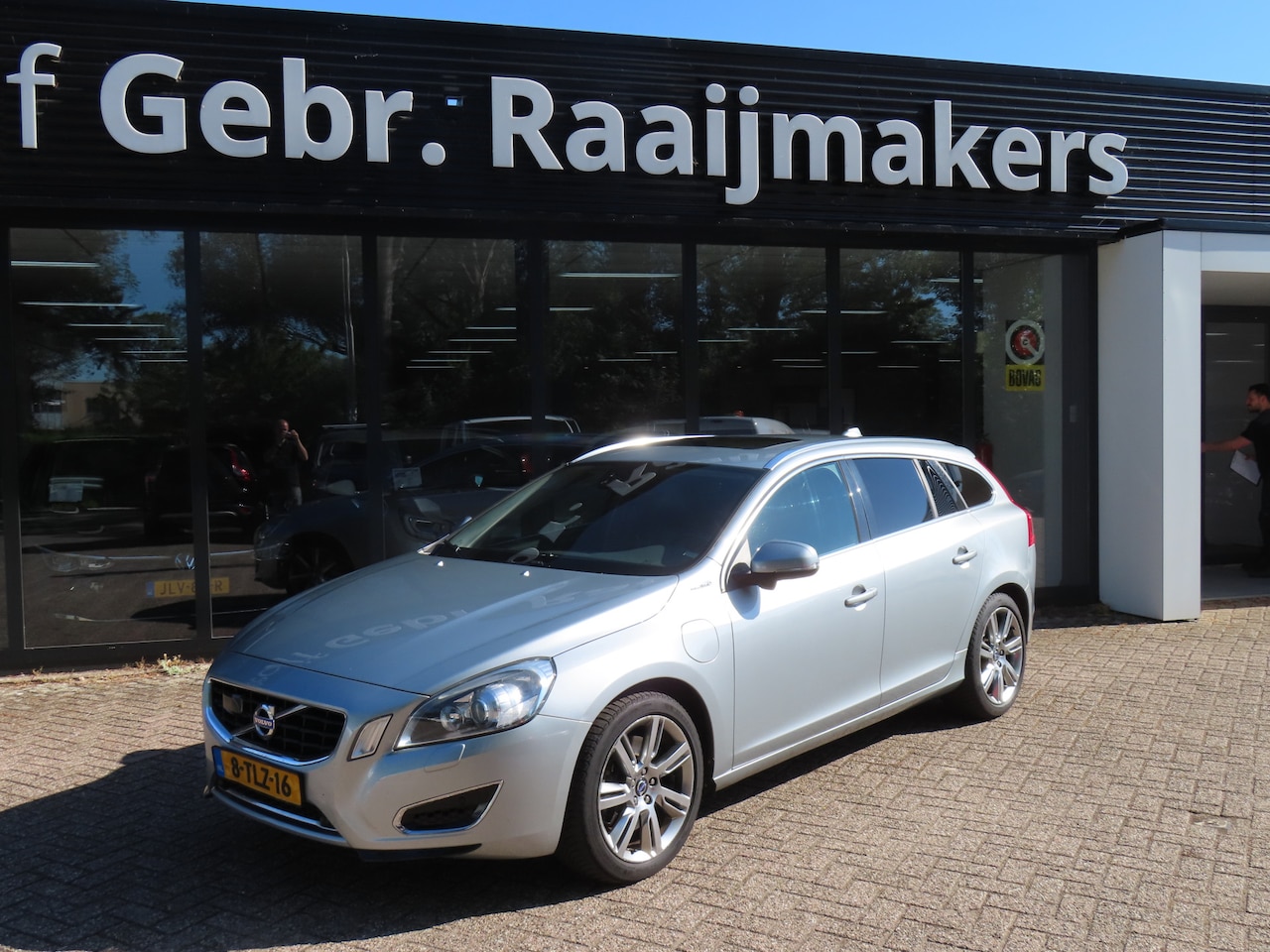 Volvo V60 - 2.4D6 AWD Hybrid Summum*Schuifdak*Leder*EXPORTPRIJS* - AutoWereld.nl