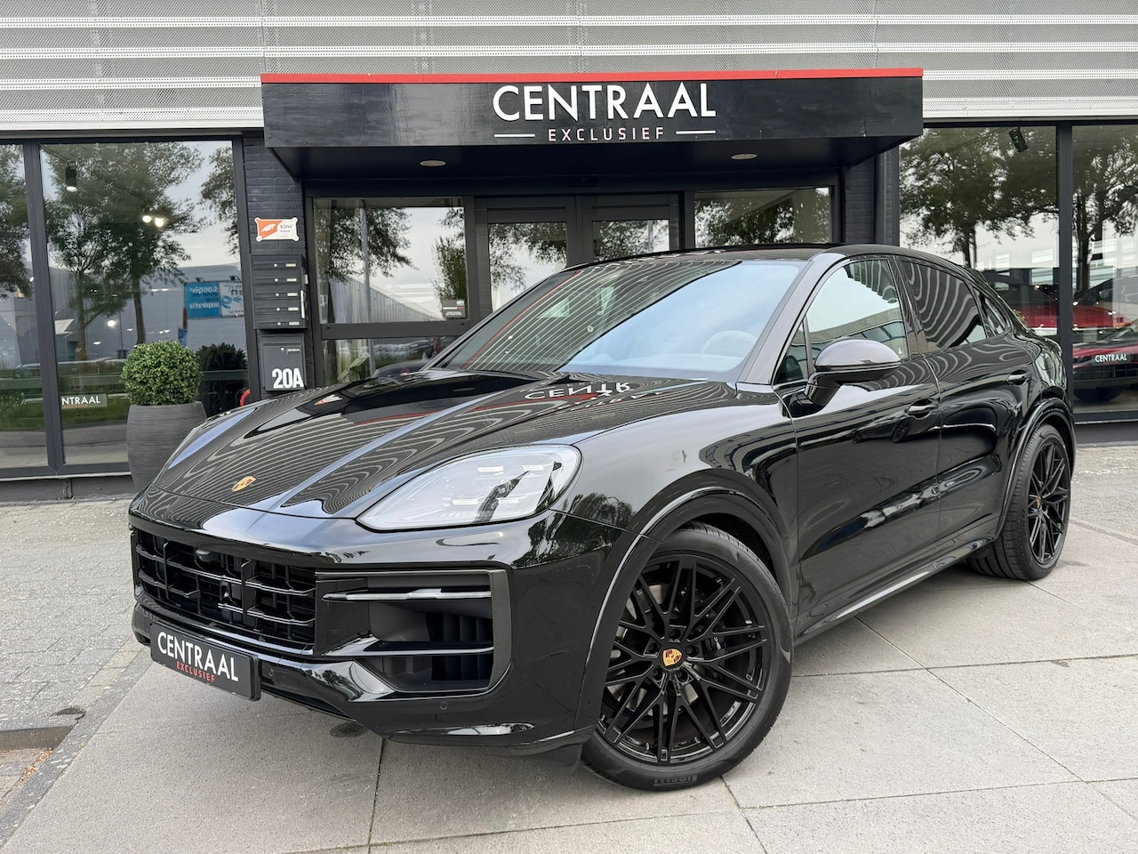 Porsche Cayenne Coupé - 3.0 E-Hybrid Carbon|NL-Auto|Memory|Pano|SportChrono|18Wegs - AutoWereld.nl
