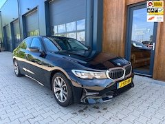 BMW 3-serie - 320i Executive Edition l trekhaak l pdc l