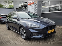 Ford Focus Wagon - Trekhaak / 18 Inch / Adaptief / LED