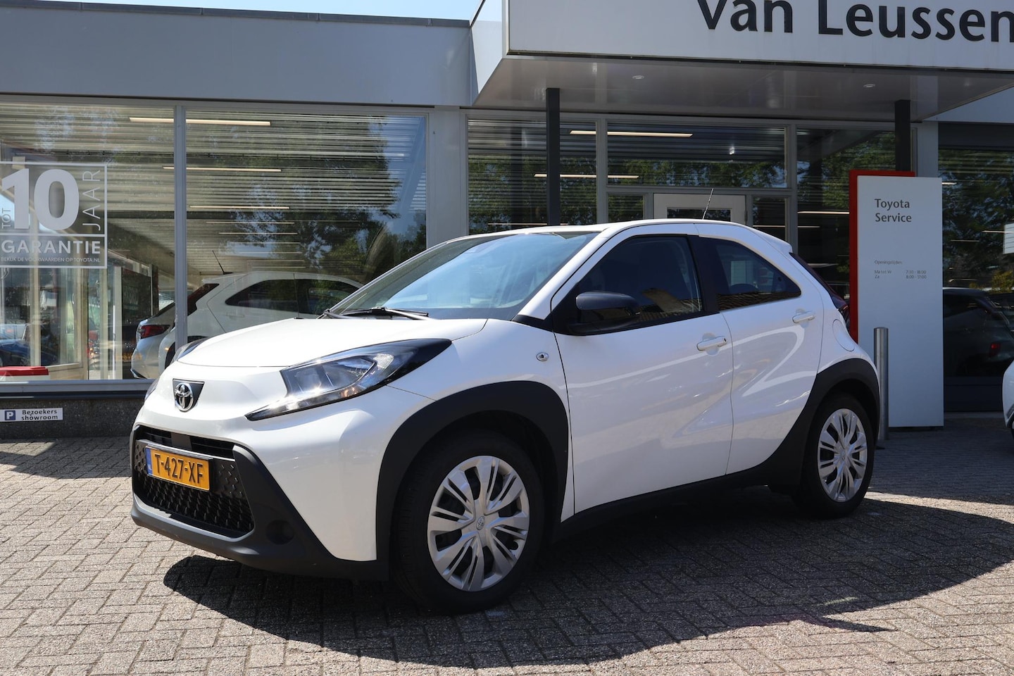 Toyota Aygo X - 1.0 VVT-I MT PLAY CAMERA AIRCO EL-RAMEN APPLE\ANDROID AD-CRUISE - AutoWereld.nl