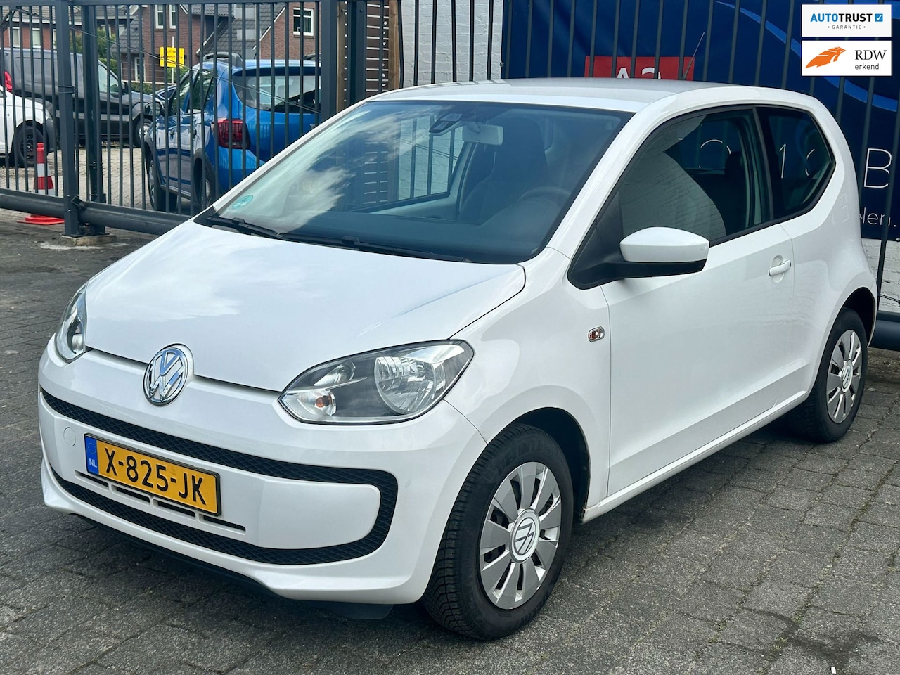 Volkswagen Up! - 1.0 take up! BlueMotion / AIRCO / CRUISE CONTROL / SENSOREN - AutoWereld.nl