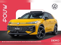 Volkswagen T-Roc - 1.5 eTSI 150pk DSG R-Line First Edition | Panoramadak | Trekhaak | 20" Velgen | Harman Kar
