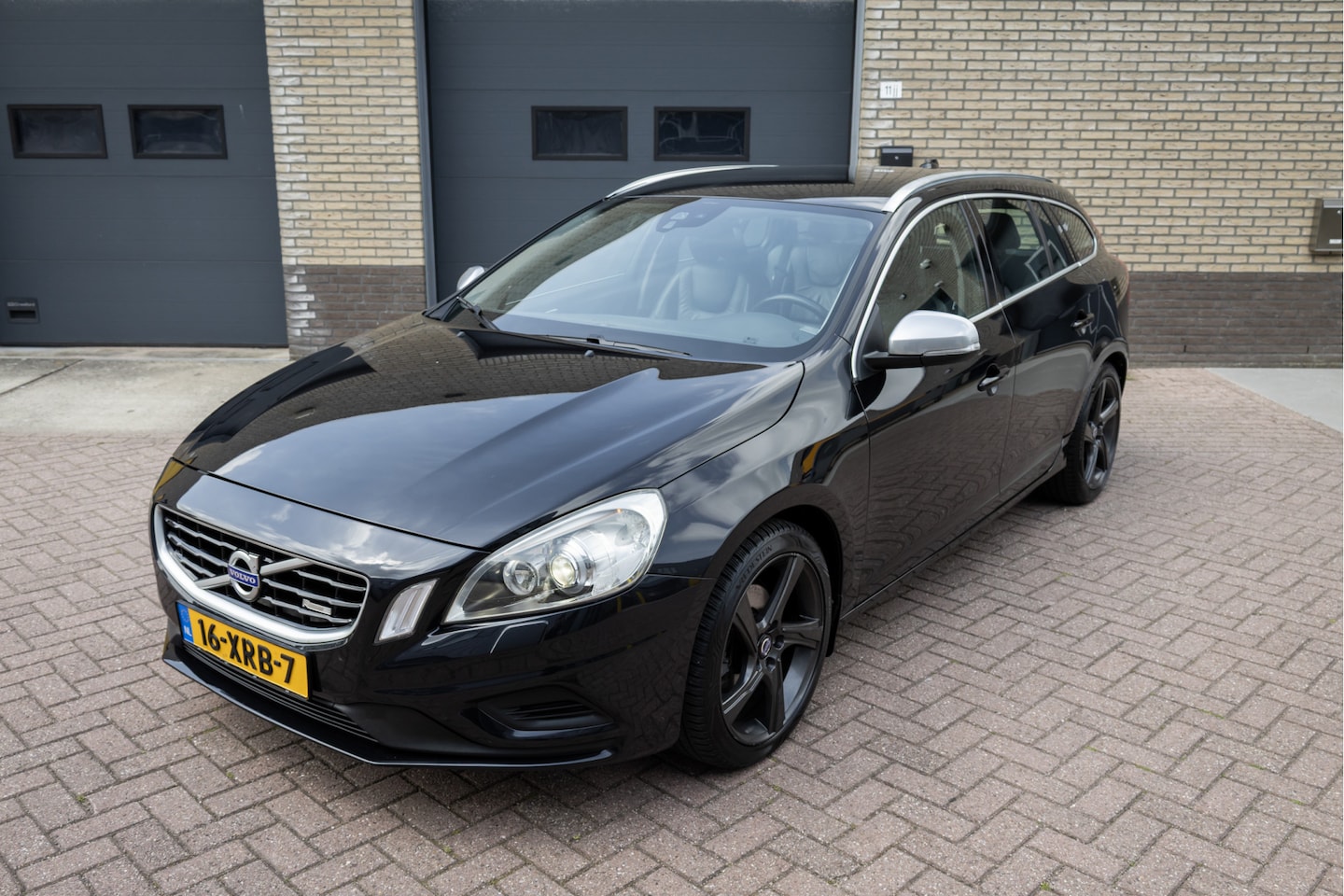 Volvo V60 - 1.6 T4F Kinetic Automaat leder - AutoWereld.nl