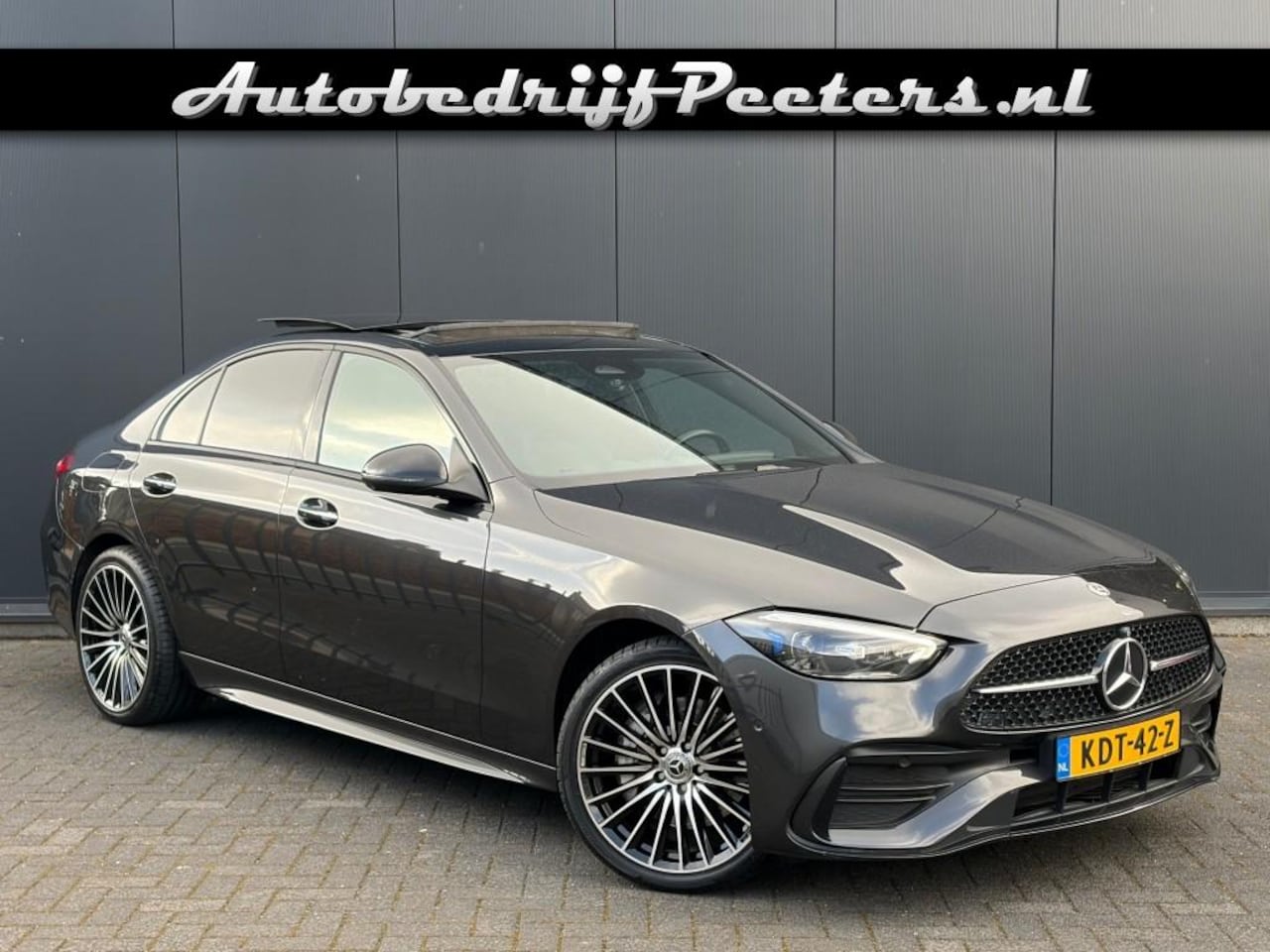 Mercedes-Benz C-klasse - C 300 e AMG Night Pano Leder HUD Sfeerlicht Memory Digital Light Camera MBUX - AutoWereld.nl