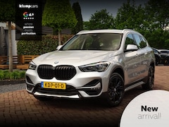BMW X1 - xDrive20i | 4x4 | Carplay | HUD | Trekhk | Camera | 1e Eig. | Ad.Cruise | Dealeronderhoude
