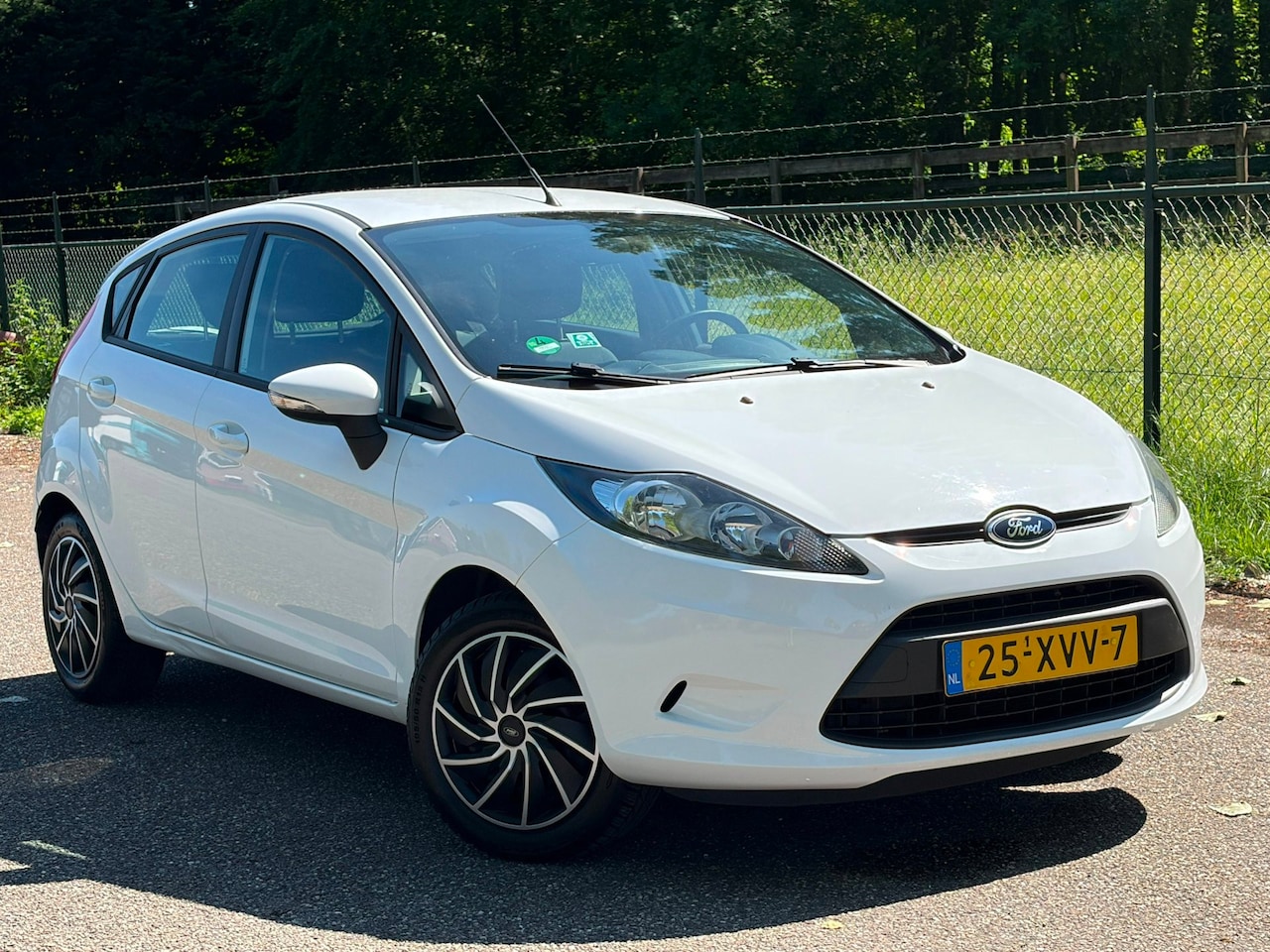 Ford Fiesta - 1.25 Champion /Trekhaak/Airco/ - AutoWereld.nl