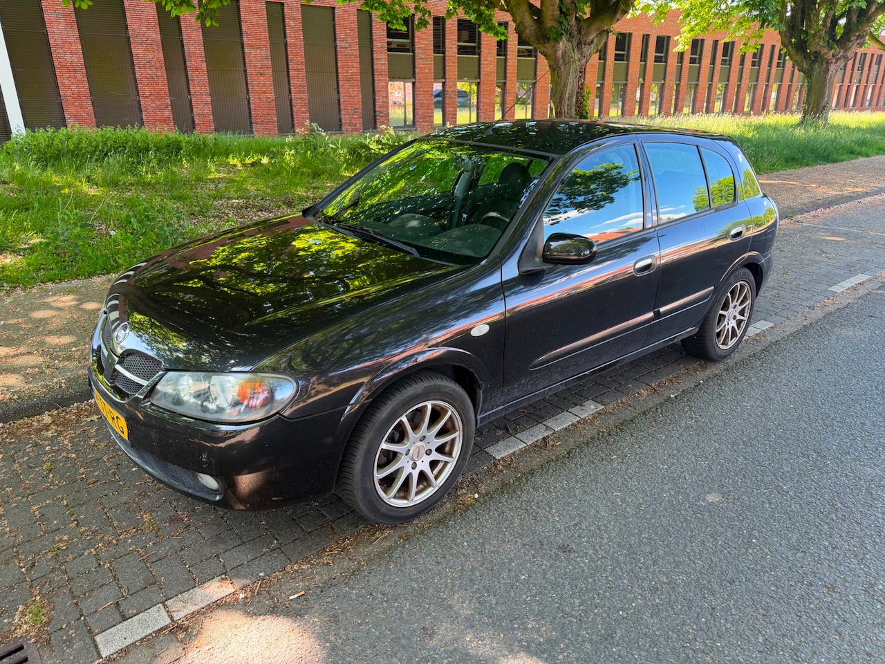 Nissan Almera - 1.5 Visia met airco - AutoWereld.nl