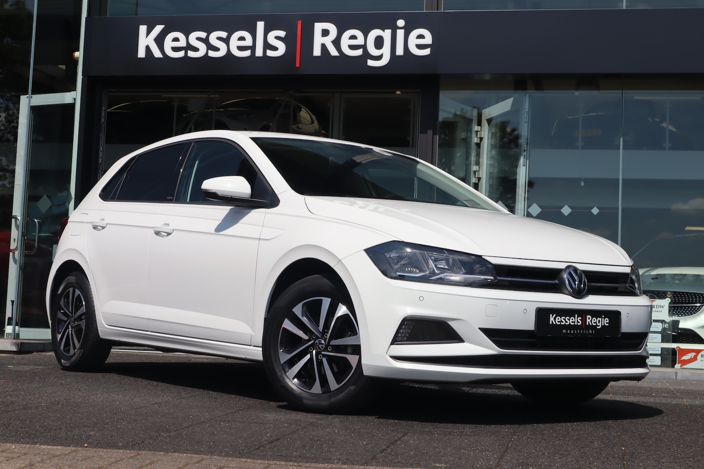 Volkswagen Polo - 1.0 MPI Comfortline | Stoelverwarming | CarPlay | Sensoren | Clima | 15” - AutoWereld.nl