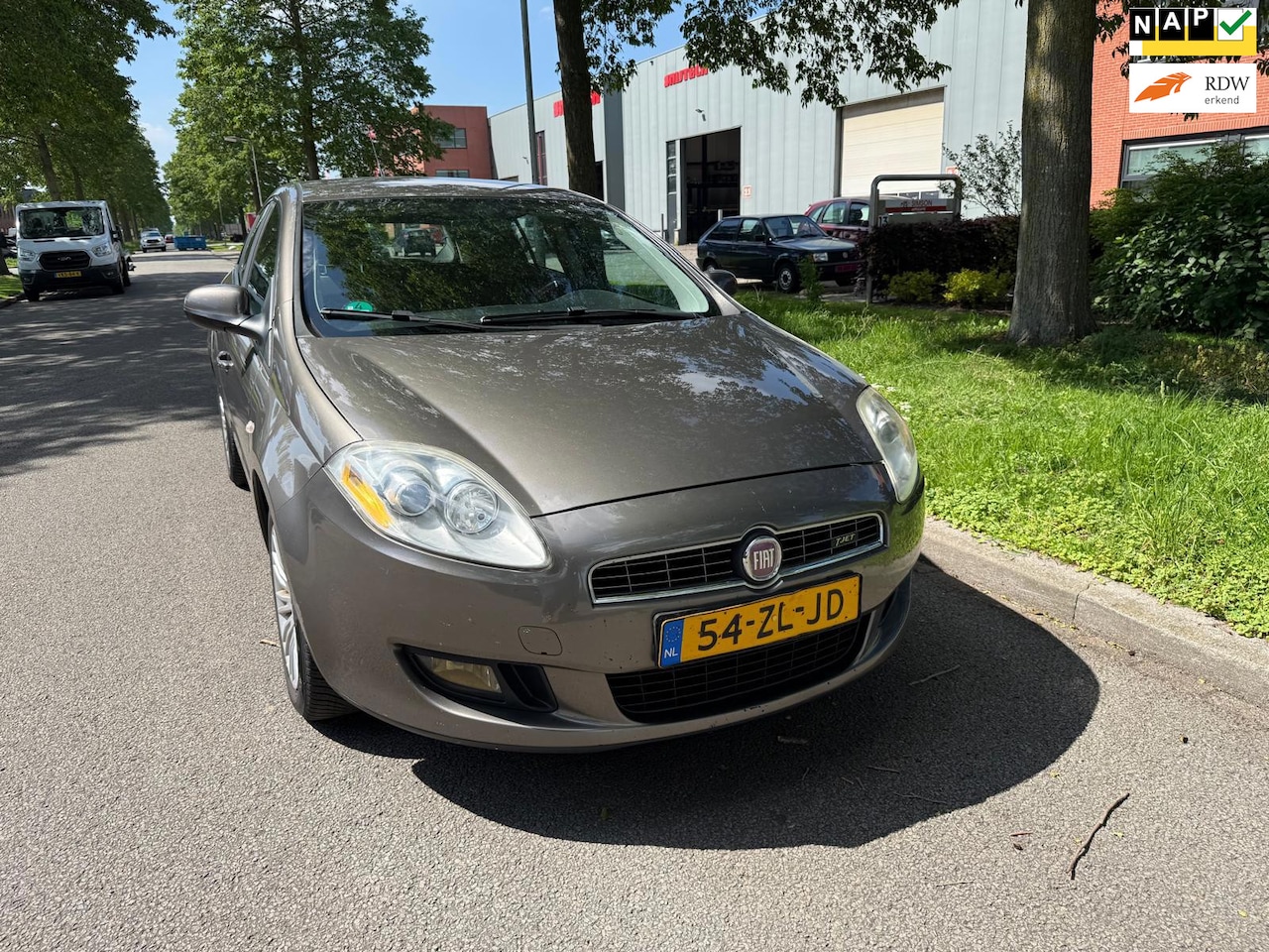 Fiat Bravo - 1.4 T-Jet Corporate zeer nette auto clima apk - AutoWereld.nl