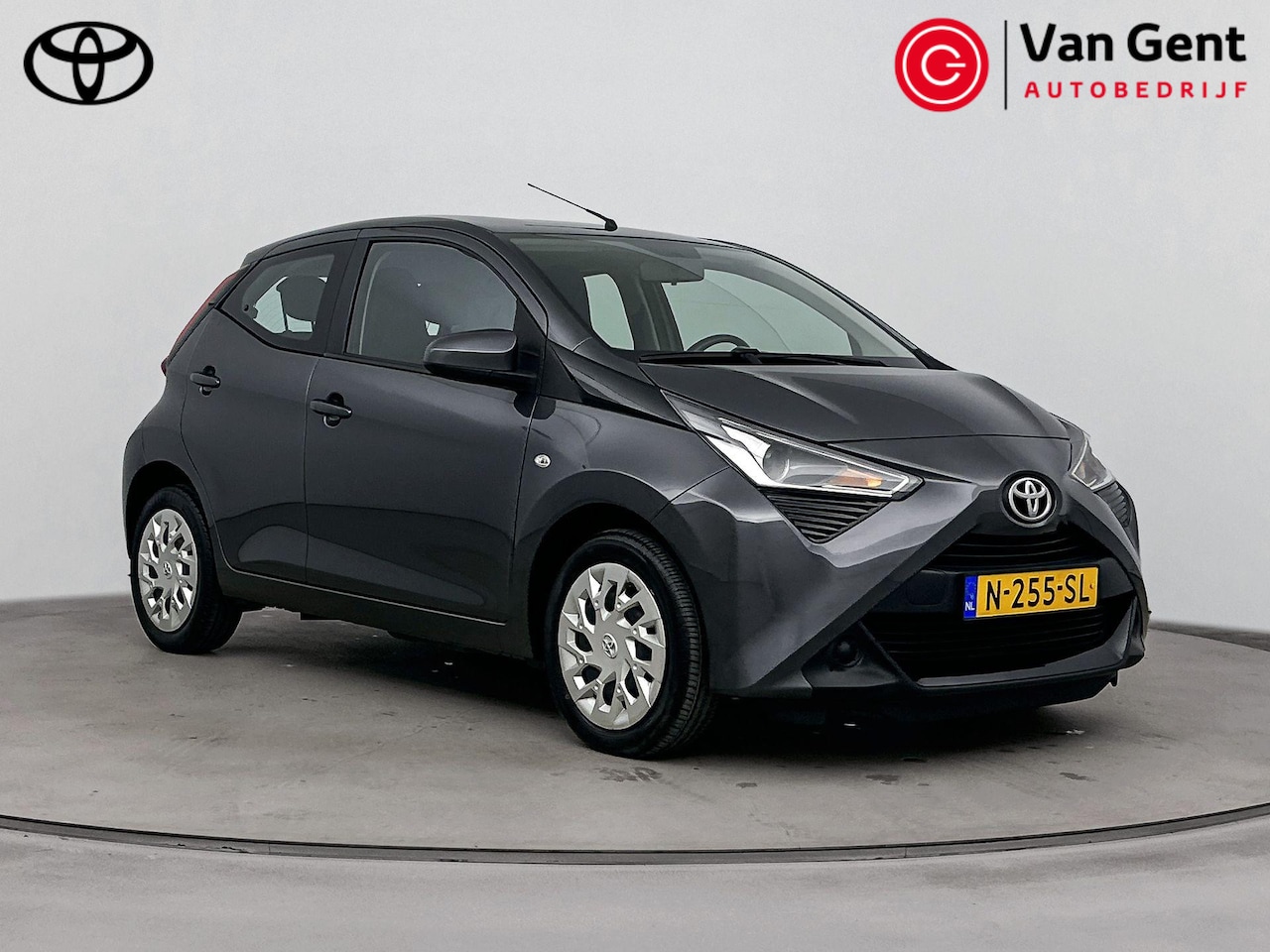 Toyota Aygo - 1.0 VVT-i x-play | Apple Carplay / Android Auto | Airco | Camera | Bluetooth - AutoWereld.nl