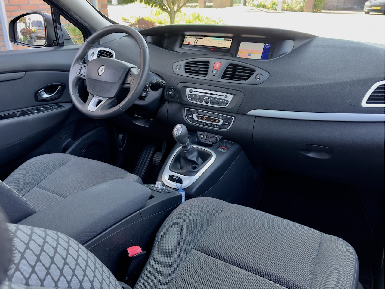 Renault Scénic - 1.4 TCE CELSIUM NAVI AIRCO LED LMV PDC - AutoWereld.nl
