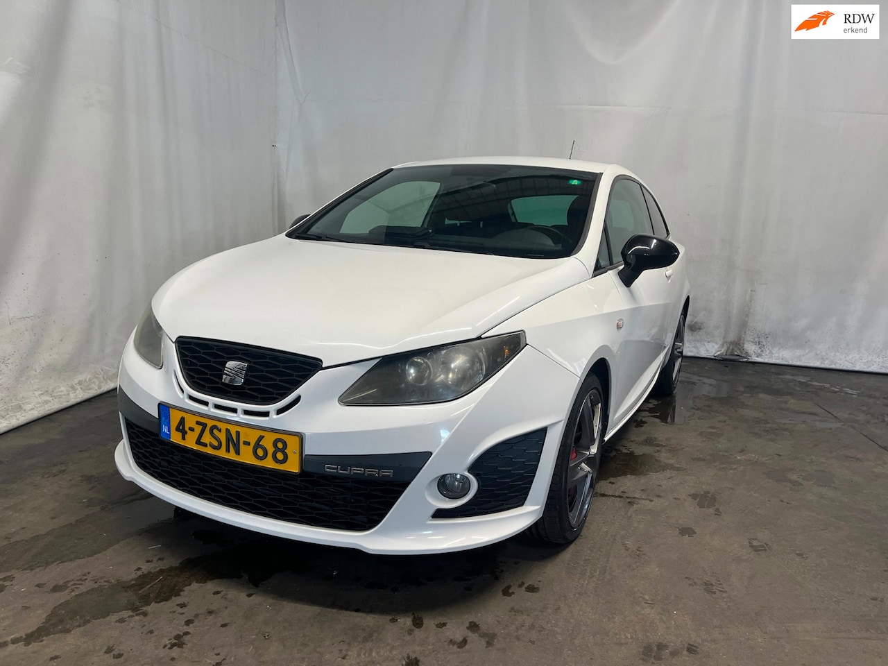 SEAT Ibiza SC - 1.4 TSI Cupra Bocanegra - Rechts Achter Schade - AutoWereld.nl