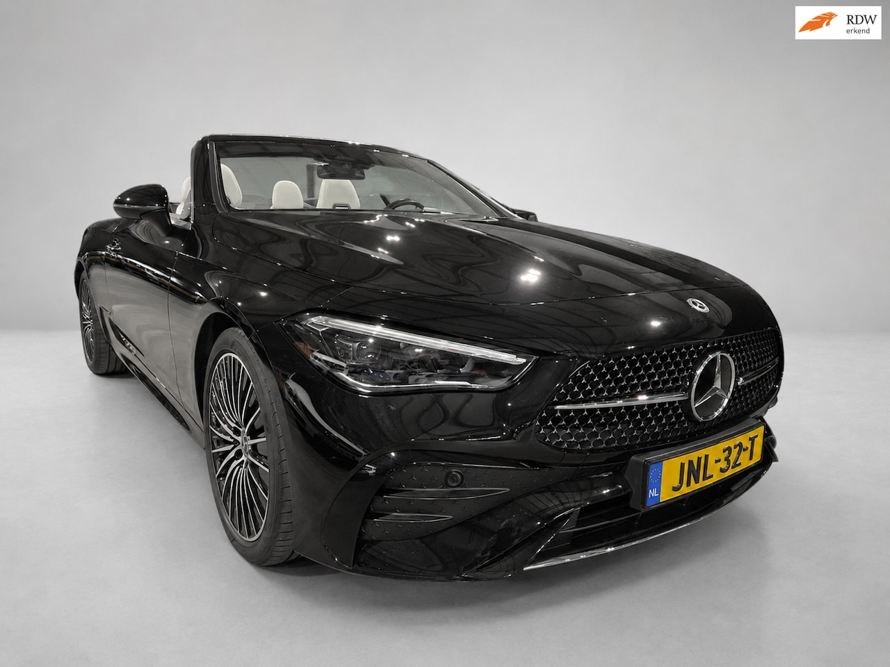 Mercedes-Benz CLE Cabriolet - 200 AMG Line - Memorystoelen - Airscarf - Sfeerverlichting - Adapt Cruise - Camera - Rijkl - AutoWereld.nl