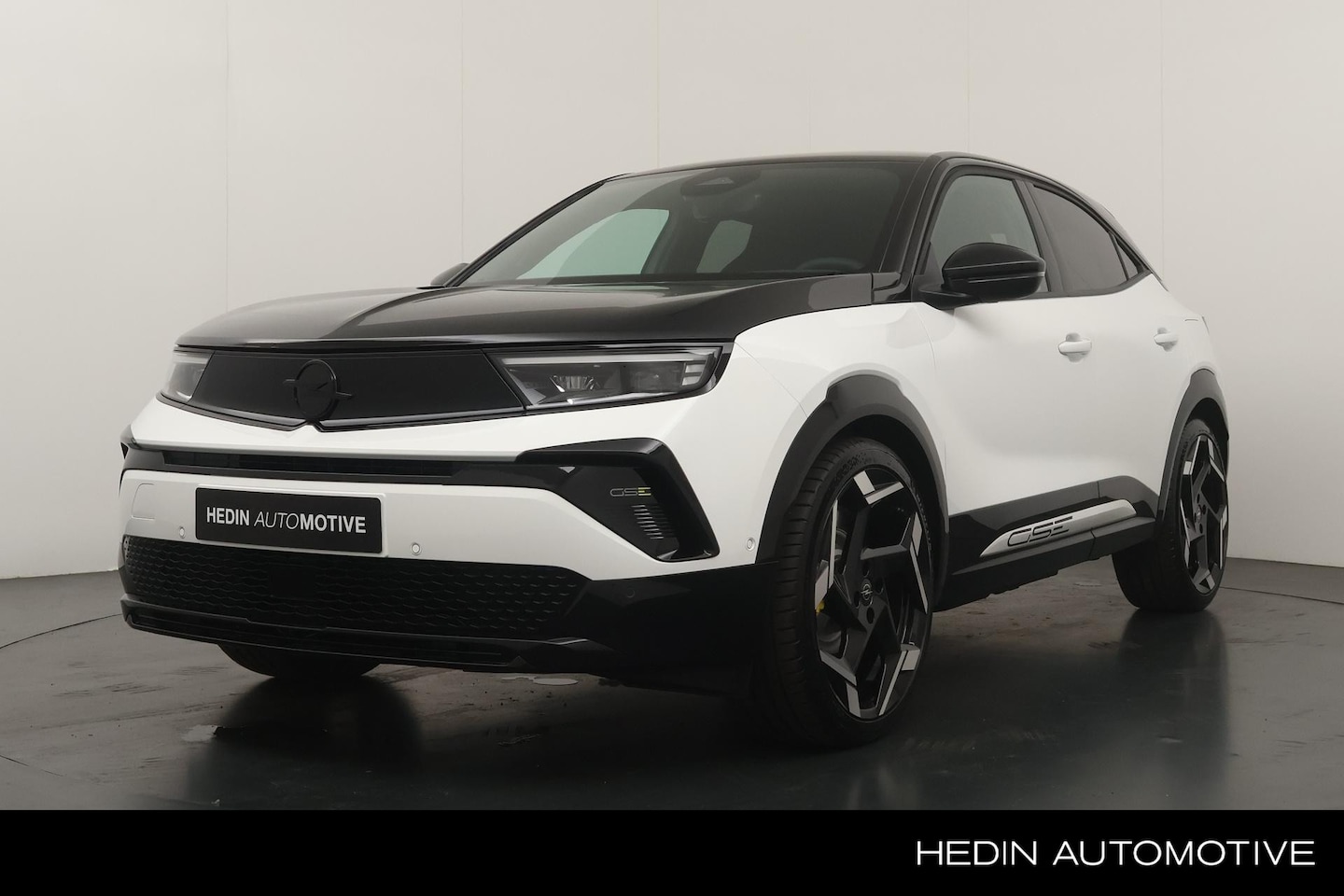 Opel Mokka Electric - GSE 54 kWh | Sportstoelen | Zwarte Motorkap | 20" LM Velgen | Camera | Navigatie | Matrix - AutoWereld.nl