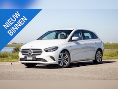 Mercedes-Benz B-klasse - 250 e Business Solution Luxury Limited CARPLAY / AMBILIGHT / STOELVERWARMING / CAMERA / DE