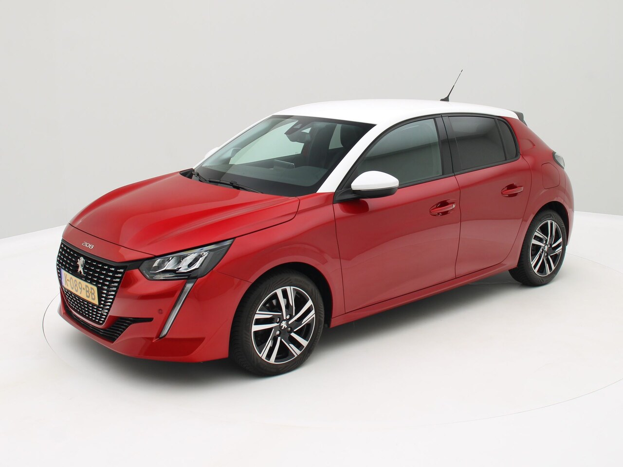 Peugeot 208 - 1.2 PureTech Blue Lease Allure Two Tone 103PK Origineel NL / 1e eigenaar - AutoWereld.nl