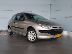 Peugeot 206 - 1.1 X-Design /Radio/3drs
