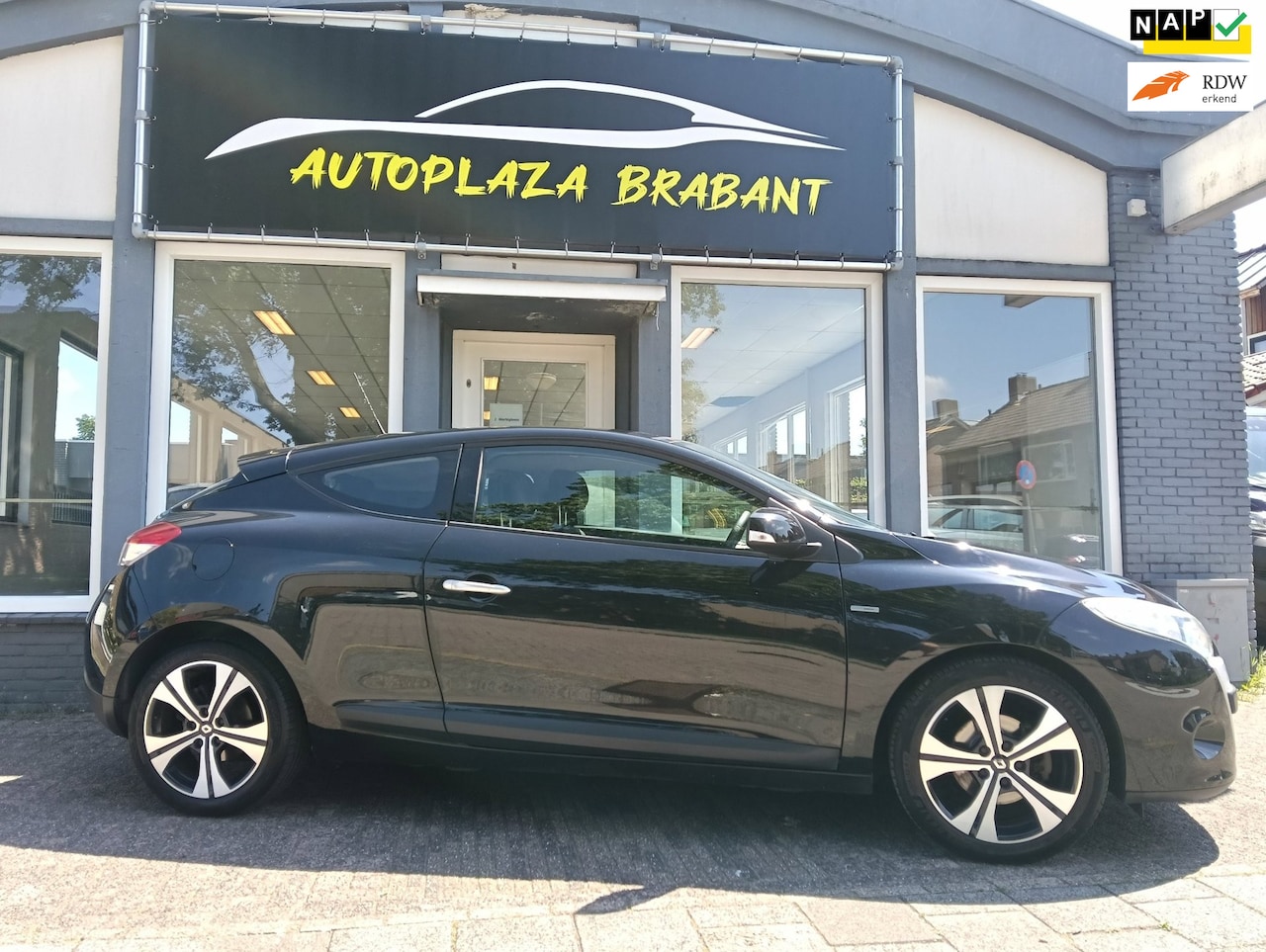 Renault Mégane Coupé - 1.4 TCe Bose/ CRUISE/ NAVI/ CLIMA/ PDC/ ANDROID/ XENON/ KEY-LESS - AutoWereld.nl