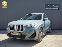 BMW X1 - xDrive25e Dealeronderh. / Cape York Green / M-sport / Shadowline / Smartphone Integratie /