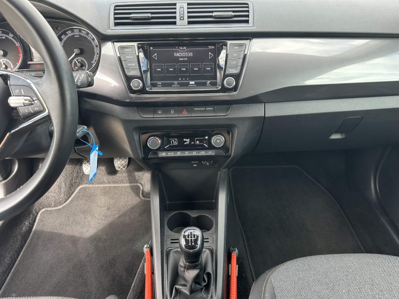 Skoda Fabia Combi - 1.0 TSI Bus. Edition Carplay/Climate-Control