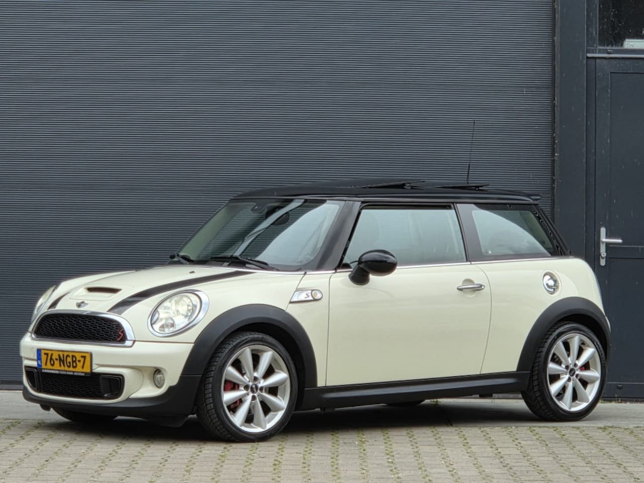 MINI Cooper S - Mini 1.6 Chili nap goed onderhouden! - AutoWereld.nl