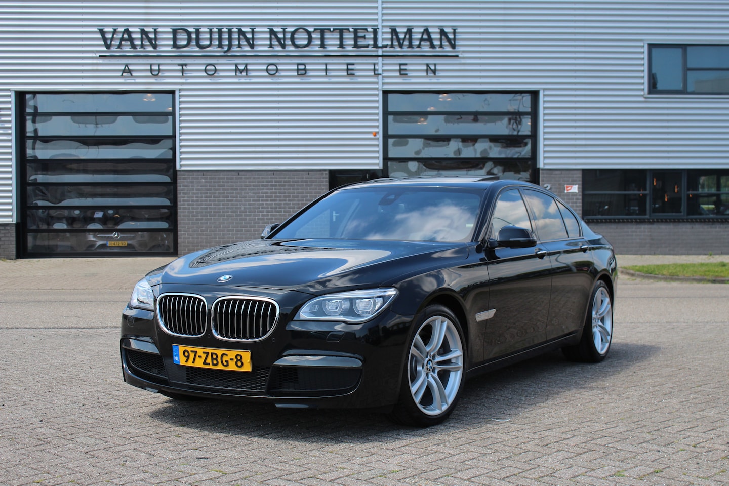 BMW 7-serie - 750i High Executive / M Sport / Softclose / HUD / N.A.P. - AutoWereld.nl