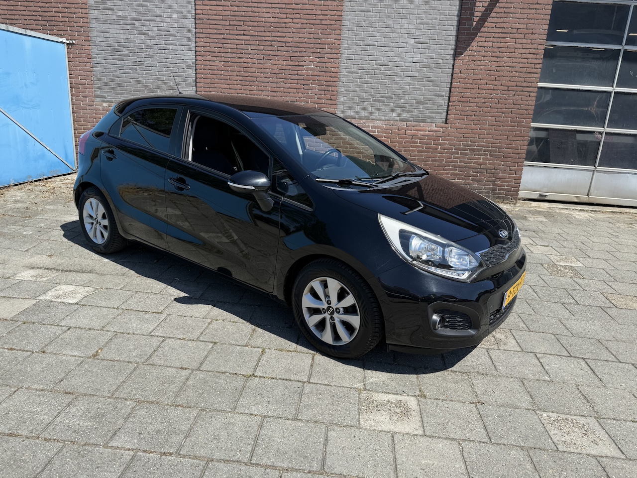 Kia Rio - 1.2 CVVT ExecutiveLine Keyless starten, Multifunctioneel stuur - AutoWereld.nl