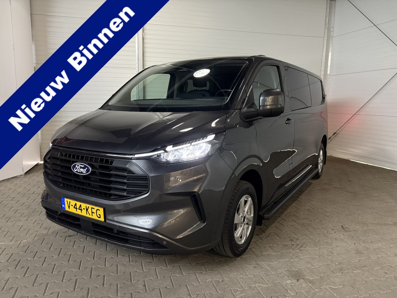 Ford Transit Custom - 320 2.0 TDCI L2H1 Limited DC VVB493 Prijs zoals getoond - AutoWereld.nl