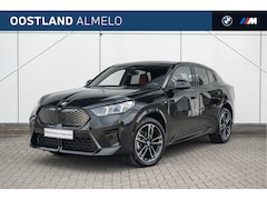 BMW iX2 - eDrive20 M Sport / Sportstoelen / Achteruitrijcamera / M Adaptief onderstel / Stoelverwarm