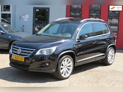 Volkswagen Tiguan - 2.0 TSI Comfort&Design 4Motion, R-Design , Pano,