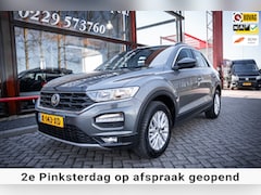 Volkswagen T-Roc - 1.0 TSI Style |Virtual Cockpit | Trekhaak | Adapt. cruise | Carplay | Parkeerhulp |