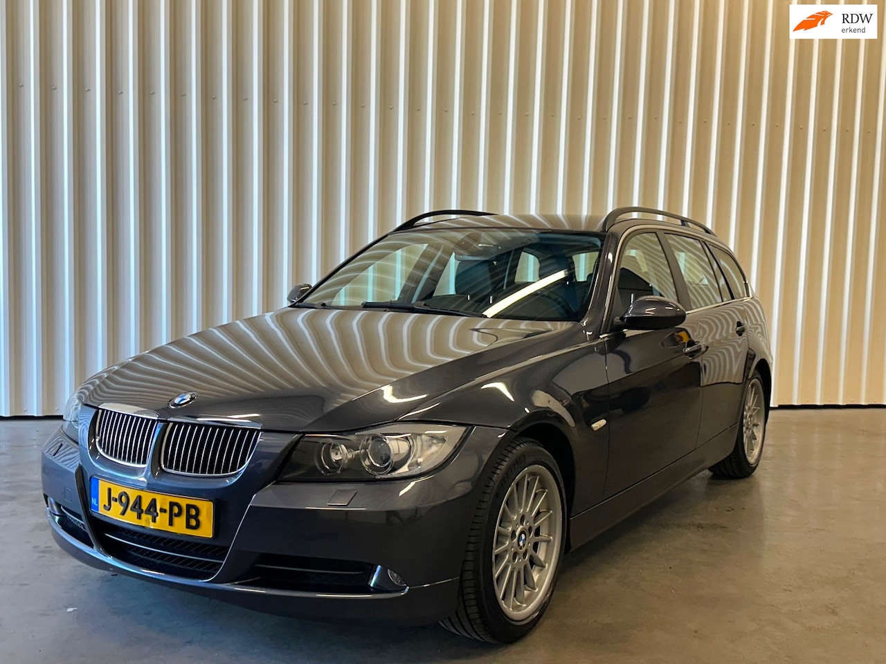 BMW 3-serie Touring - 330i Leer/Navi 130.138km - AutoWereld.nl