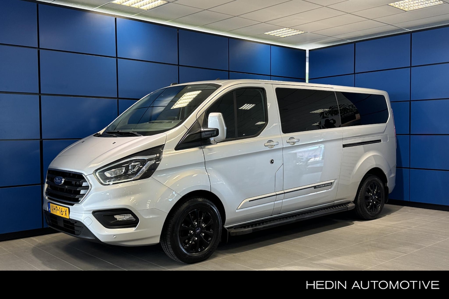 Ford Transit Custom - 320 2.0 TDCI L2H1 Platinum Edition DC - AutoWereld.nl